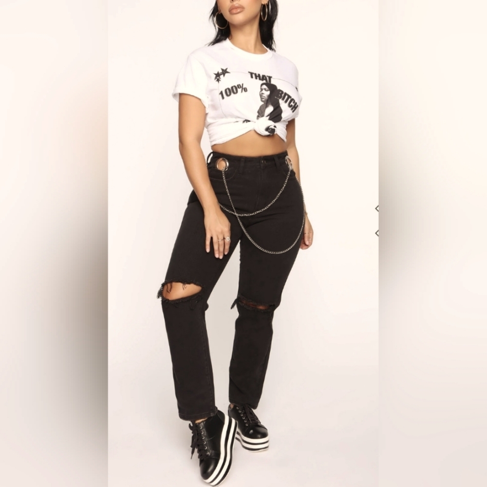 Fashion Nova Jeans Size 3 NWT. No chain included